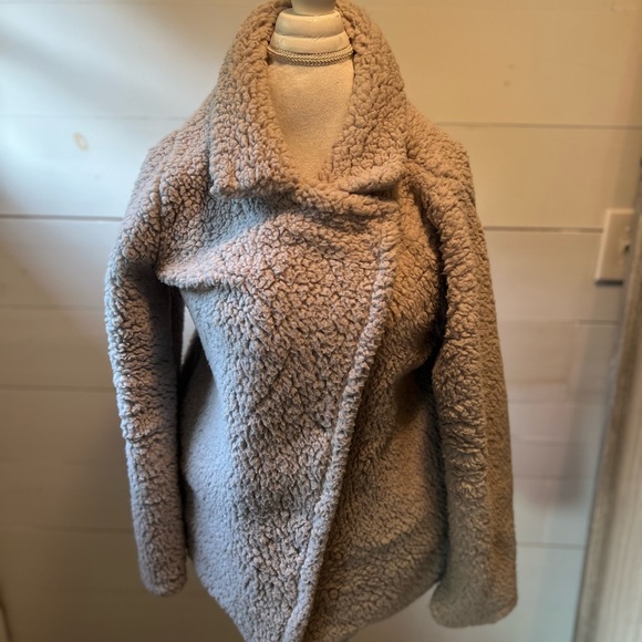 Aster June Awesome cozy fluffy Teddy jacket - Picture 2 of 2